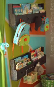 Miraculous wooden pallets #diybookshelfpallet #bookshelves #storageideas Miraculous diy children's bookshelf #diybookshelfpallet #bookshelves #storageideas