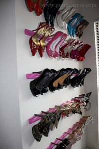 Unbelievable shoe storage ideas for small closets #shoestorageideas #shoerack #shoeorganizer Unbelievable hanging shoe organizer #shoestorageideas #shoerack #shoeorganizer